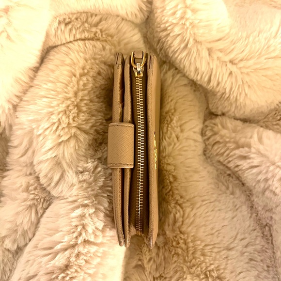 PRADA Wallet - Picture 5 of 5